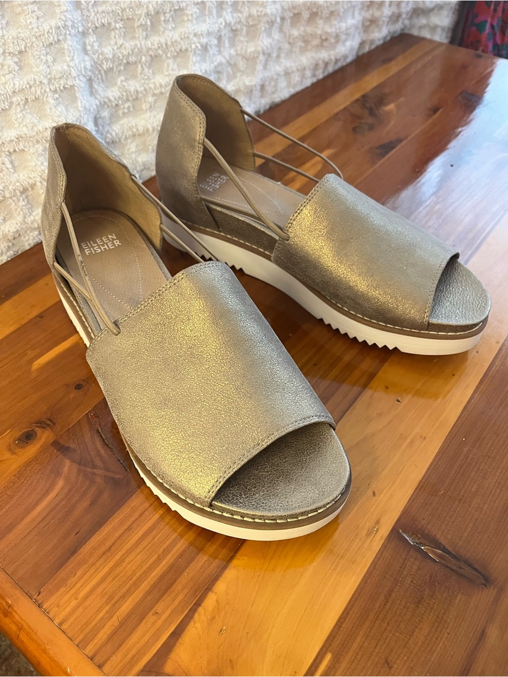 Eileen Fisher l Ken Tumbled Nubuck Metallic Gold Open-Toe Platform Sandals Size
